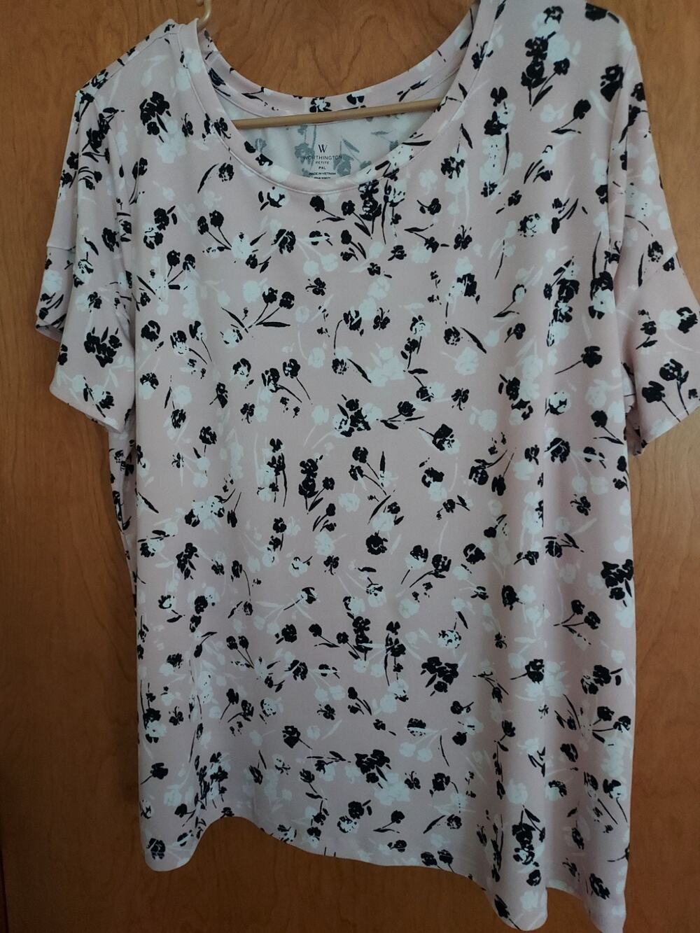 Worthington Blouse size PXL Petite XL Women's blouse Pinkish peach floral EUC